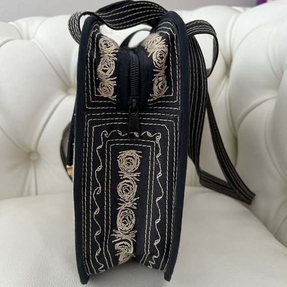 Handbag of Aceh, The Beauty and Artistry of Hand-Cratted Bag - Picture 3 of 5